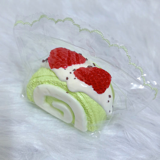 딸기 말차 롤케이크